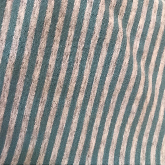 LL.bean women’s sweatshirt. Full zip, size medium, like new. - Picture 4 of 6